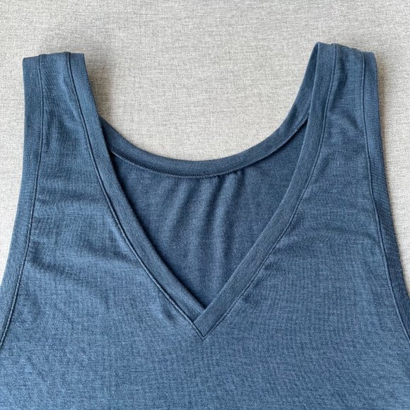 NEW BALANCE | Women's Transform Two Way Tank in Blue S - Picture 7 of 8